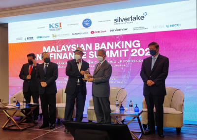 Tan Sri Lee Kim Yew: Digitalization and digital banking will be the future development trends for banks.